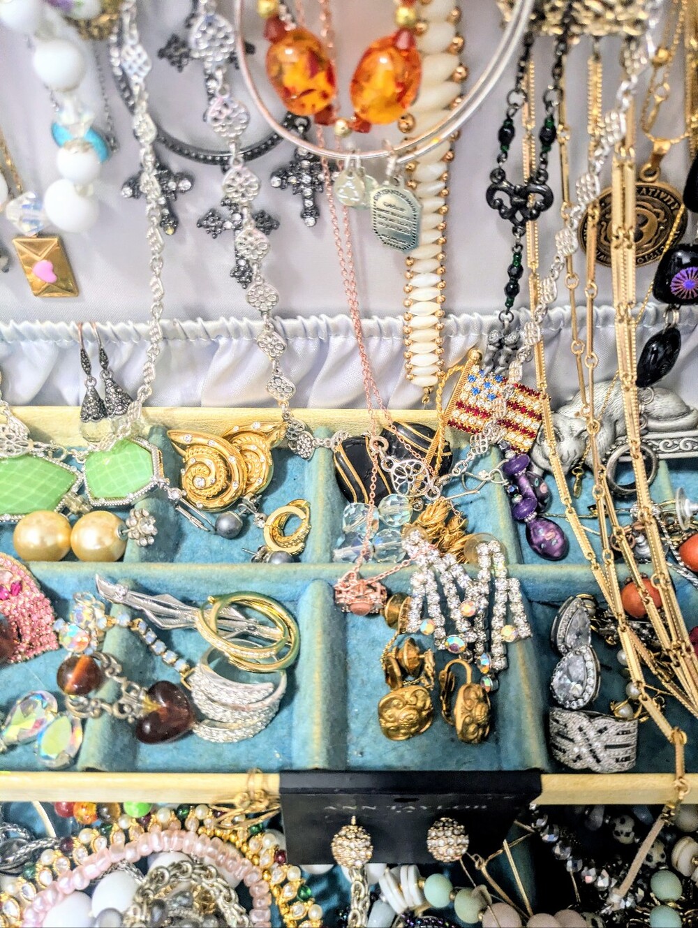 Huge Vintage To Now Estate Jewelry Treasure Lot - Picture 2 of 14
